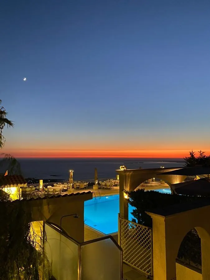 Mouikis Sun Village Lakithra Aparthotel