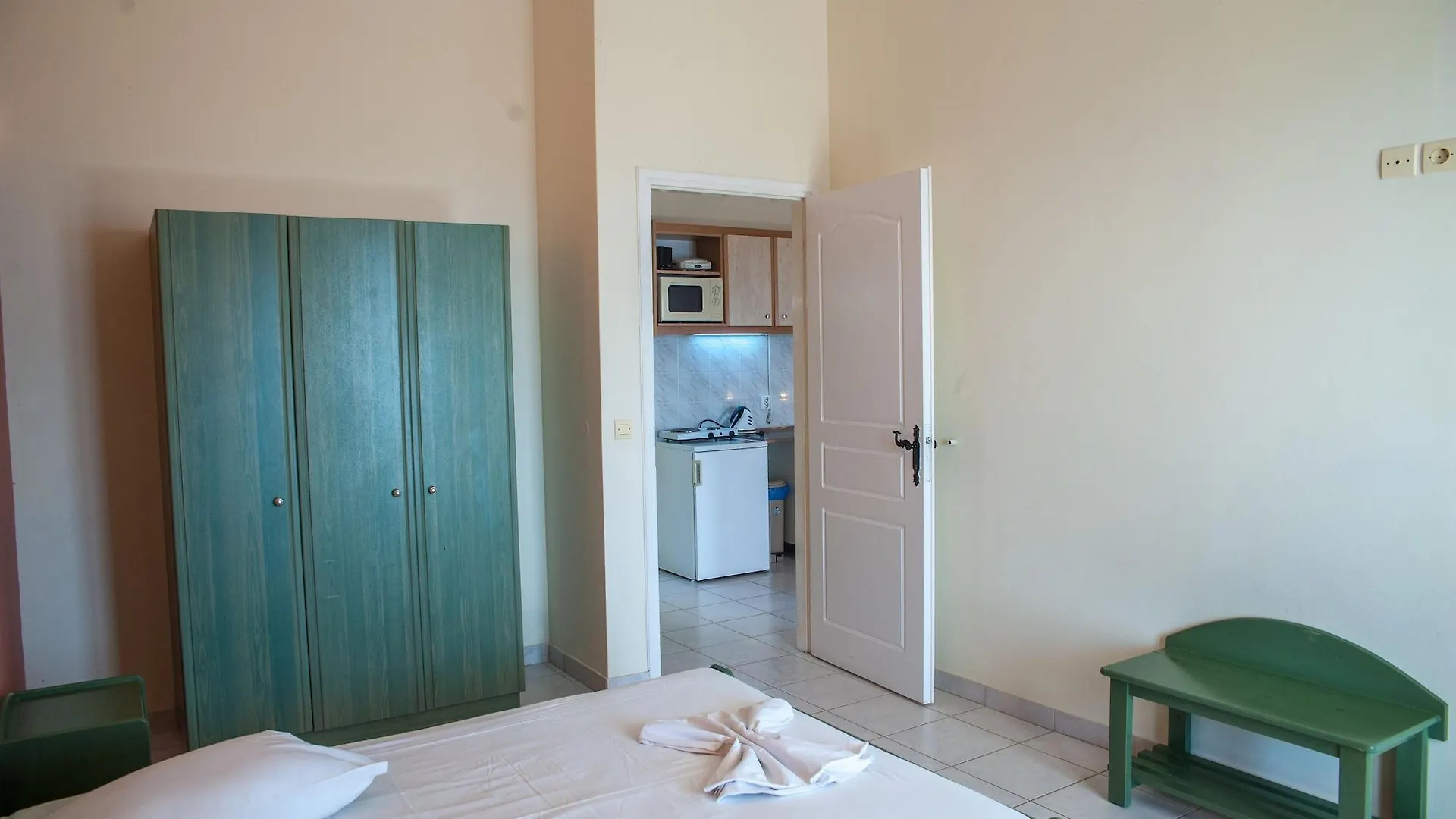 Aparthotel Mouikis Sun Village Lakithra