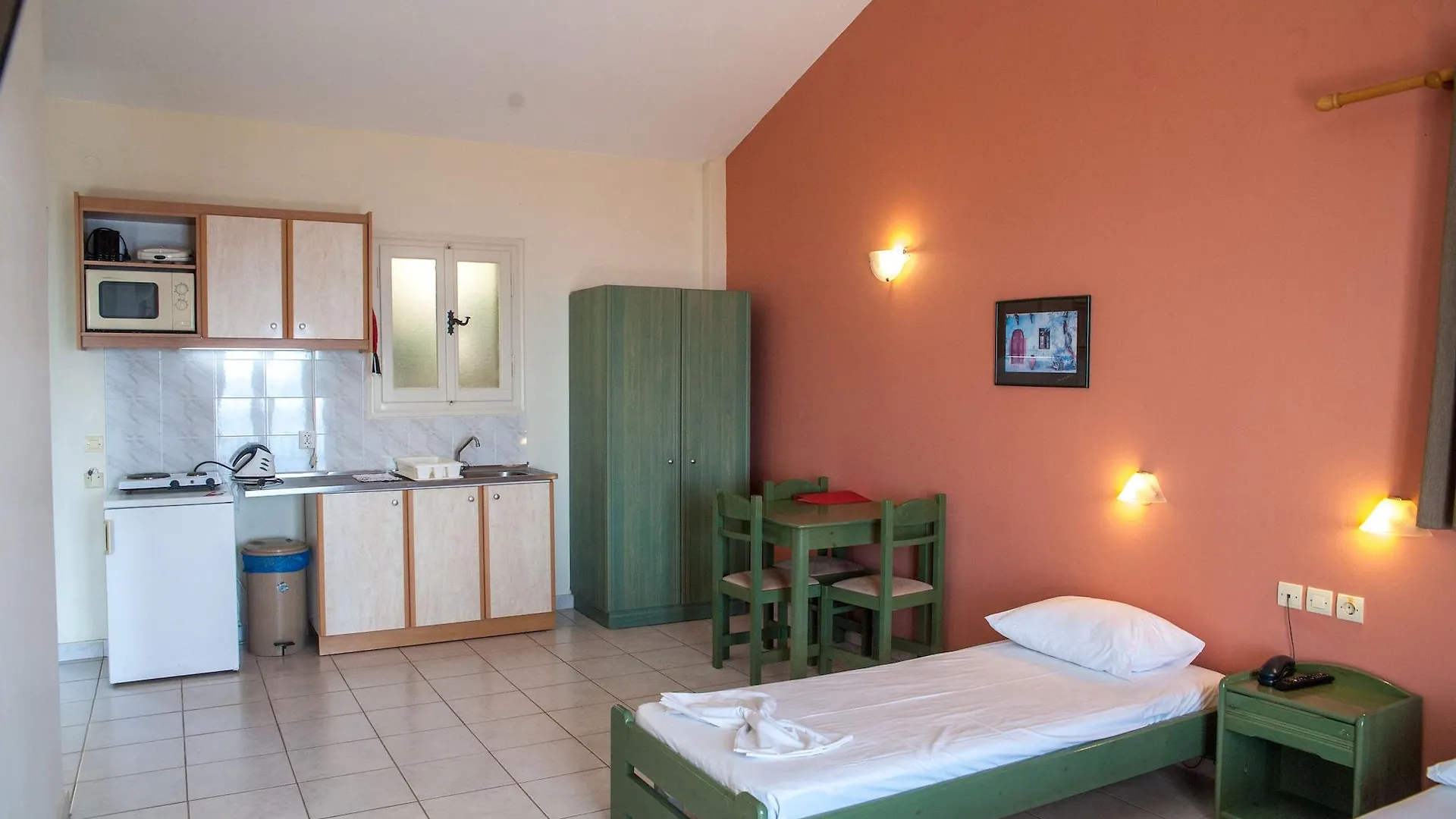 Mouikis Sun Village Lakithra Aparthotel