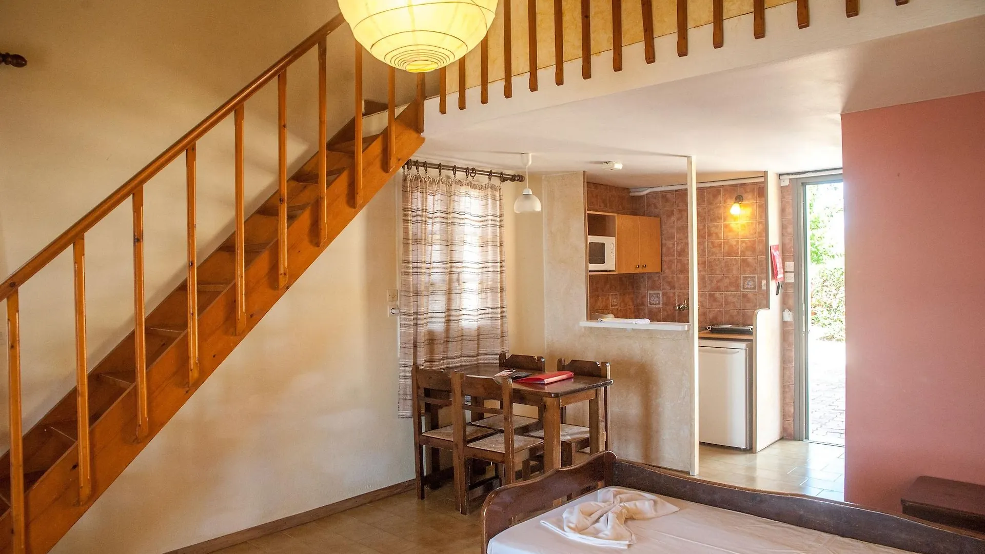 Aparthotel Mouikis Sun Village Lakithra