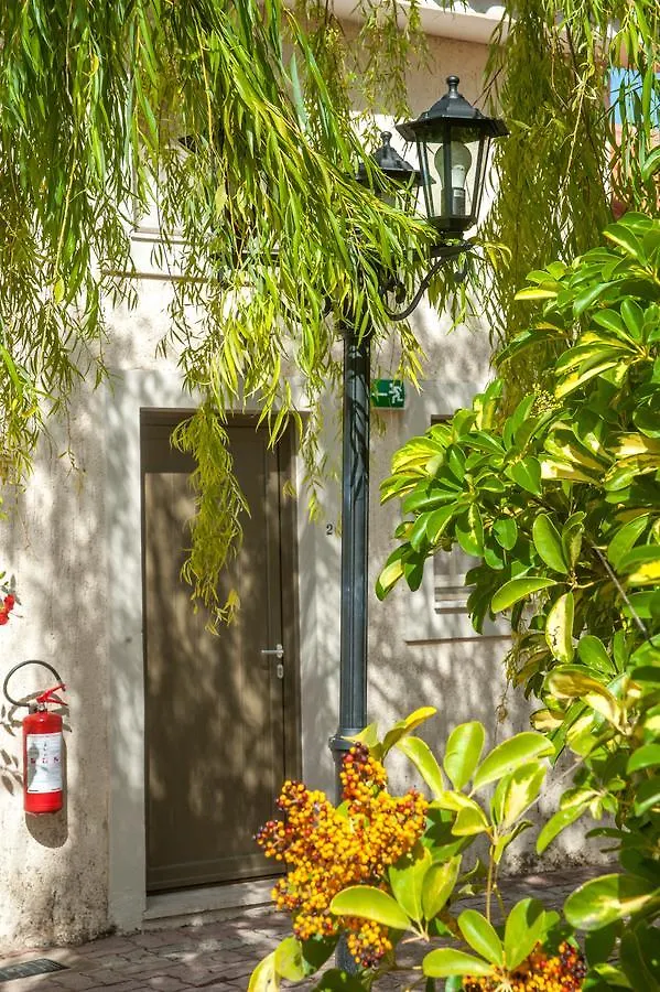 Mouikis Sun Village Lakithra Aparthotel